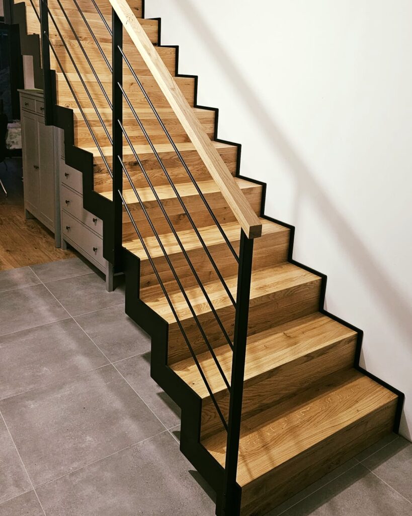 Faltwerktreppe mit metall Elemente